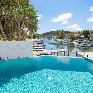 https://9-ravenwood.queenslandhotels.net